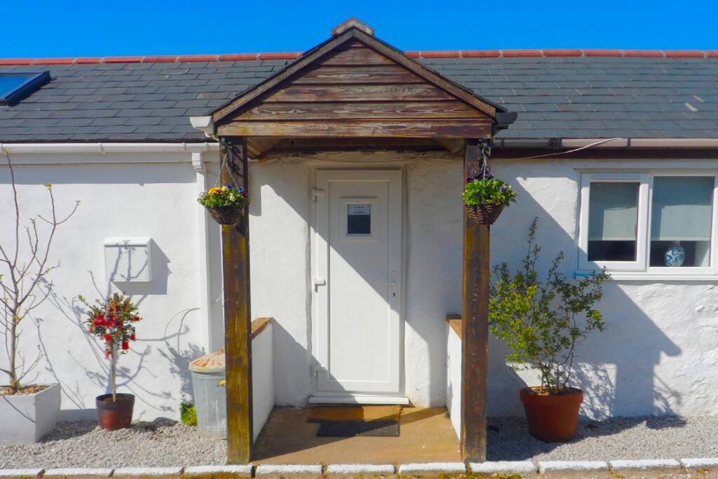 Stunning Annexe 1 Luxury Bedroom, Eating Area & Bathroom Only! Truro Zewnętrze zdjęcie