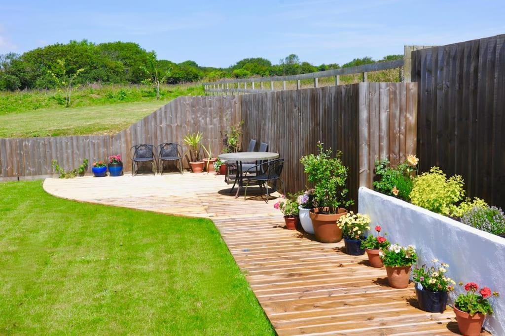 Stunning Annexe 1 Luxury Bedroom, Eating Area & Bathroom Only! Truro Zewnętrze zdjęcie