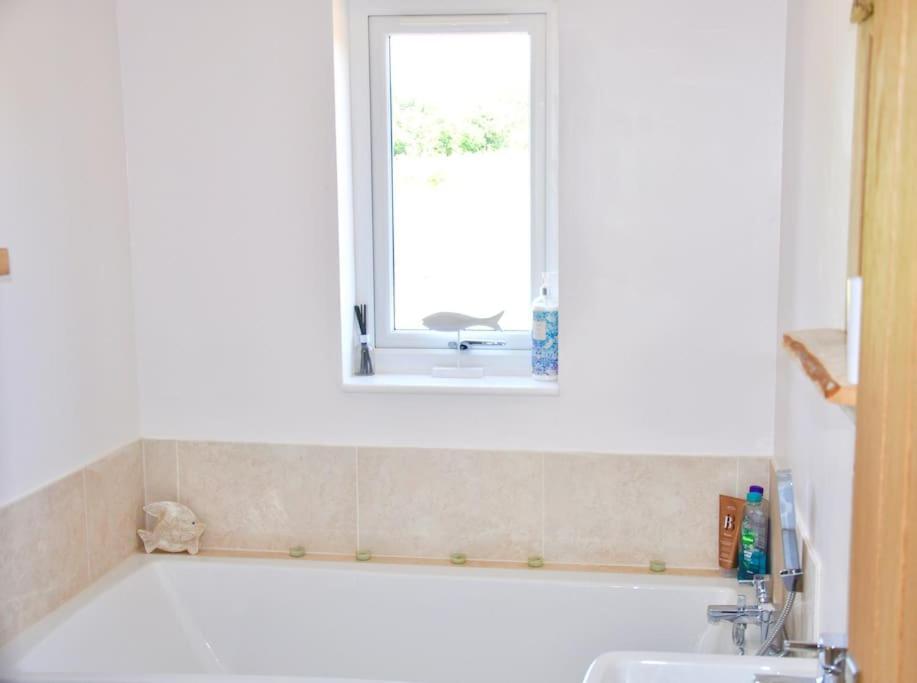 Stunning Annexe 1 Luxury Bedroom, Eating Area & Bathroom Only! Truro Zewnętrze zdjęcie