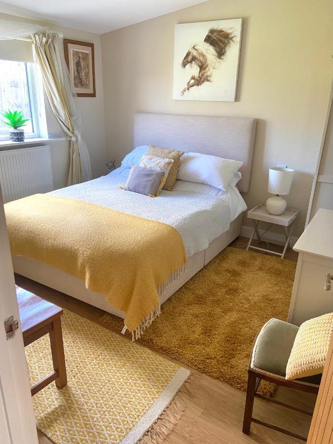 Stunning Annexe 1 Luxury Bedroom, Eating Area & Bathroom Only! Truro Zewnętrze zdjęcie